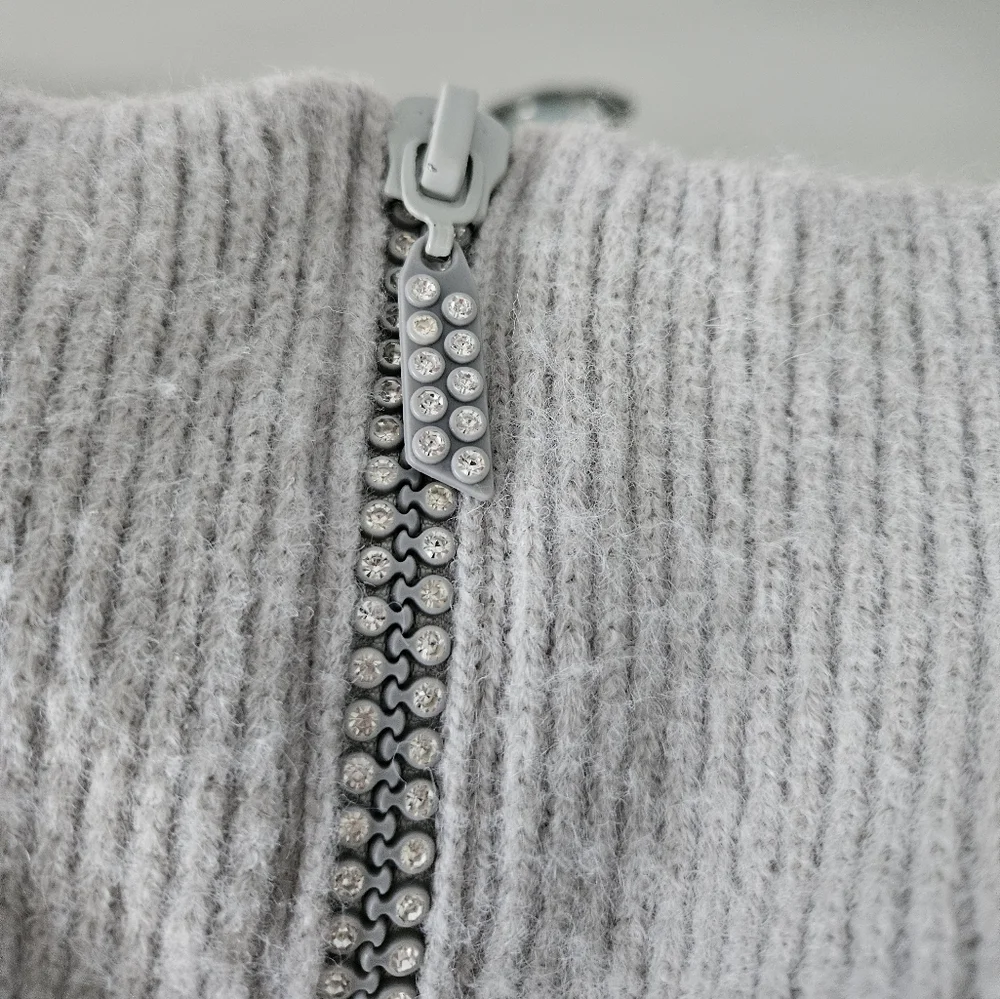 Grey Wool Sweater with rhinestones - size small - Picture 12 of 14